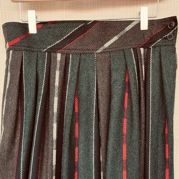 VINTAGE Plaid Wool Midi Skirt Pockets Preppy Classic Boho Vagabond Mixed Media
